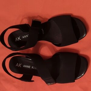 Size 7 black Sanders like shoe..